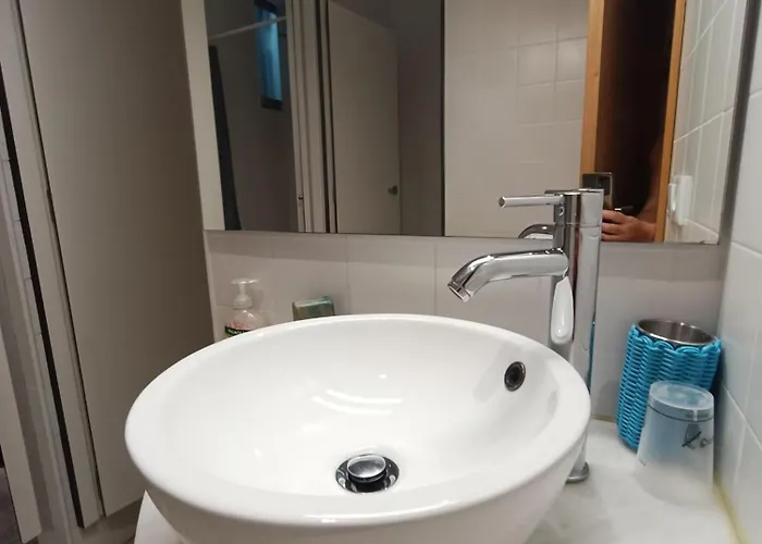 Albergue Cachinnans & *